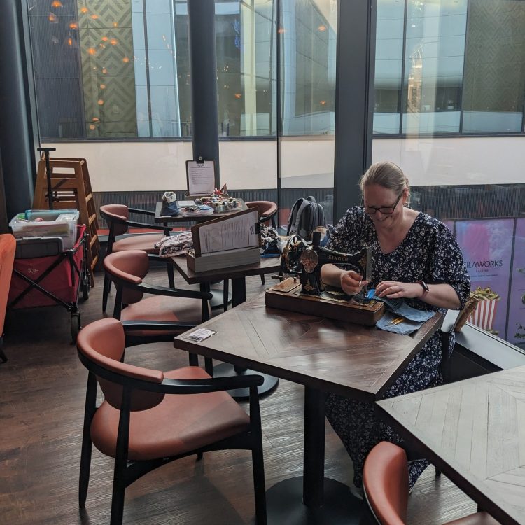 Singer Hand powered Sewing Machine 