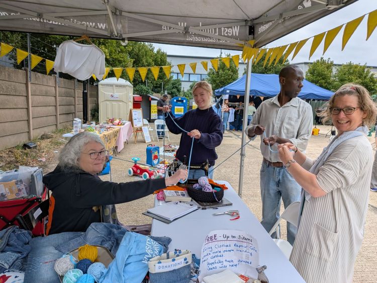 Ealing Repair Cafe upcycling tshirts into yarn